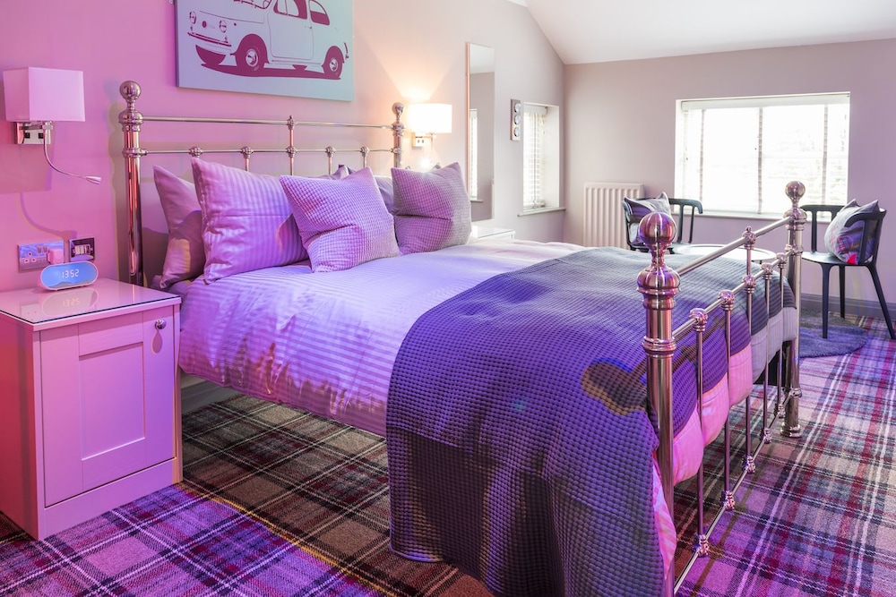 Hebden Room 4 - Family Room - Photo 1