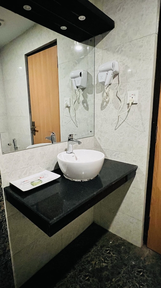 Deluxe Triple Room - Photo 6