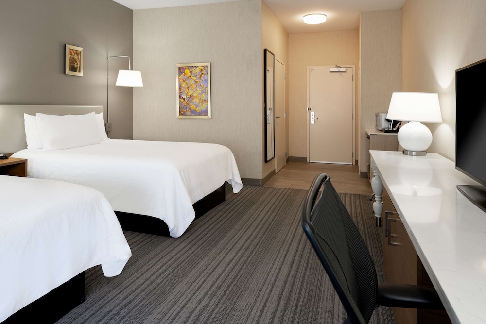 Room, 2 Queen Beds, Accessible (Roll-In Shower) - Photo 4