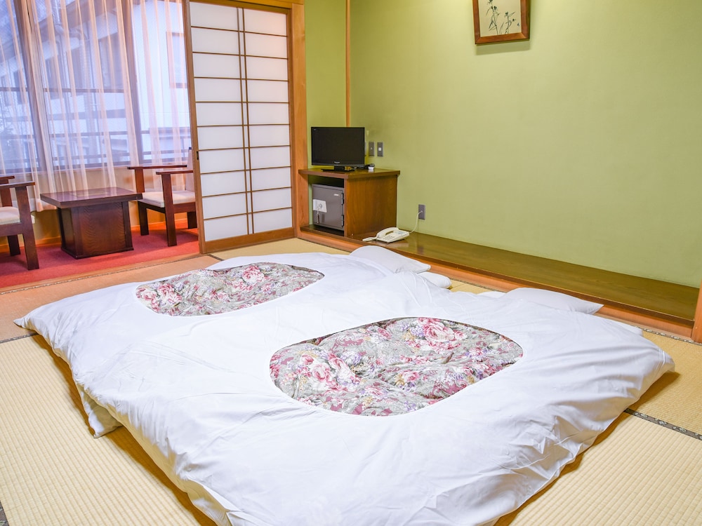 Superior Traditional Japanese-Style Room, Smoking (12 Tatami Mats, Shared Bath) photo 2