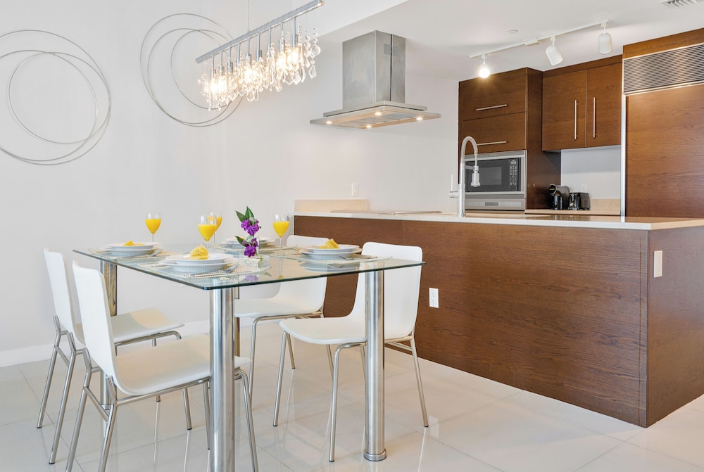 Boutique Apart, 1 King & Sofa Bed, Sauna, River/City Views, Balcony2607