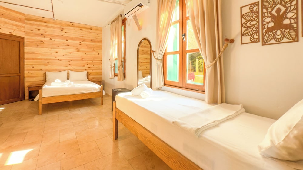Comfort Suite photo 2