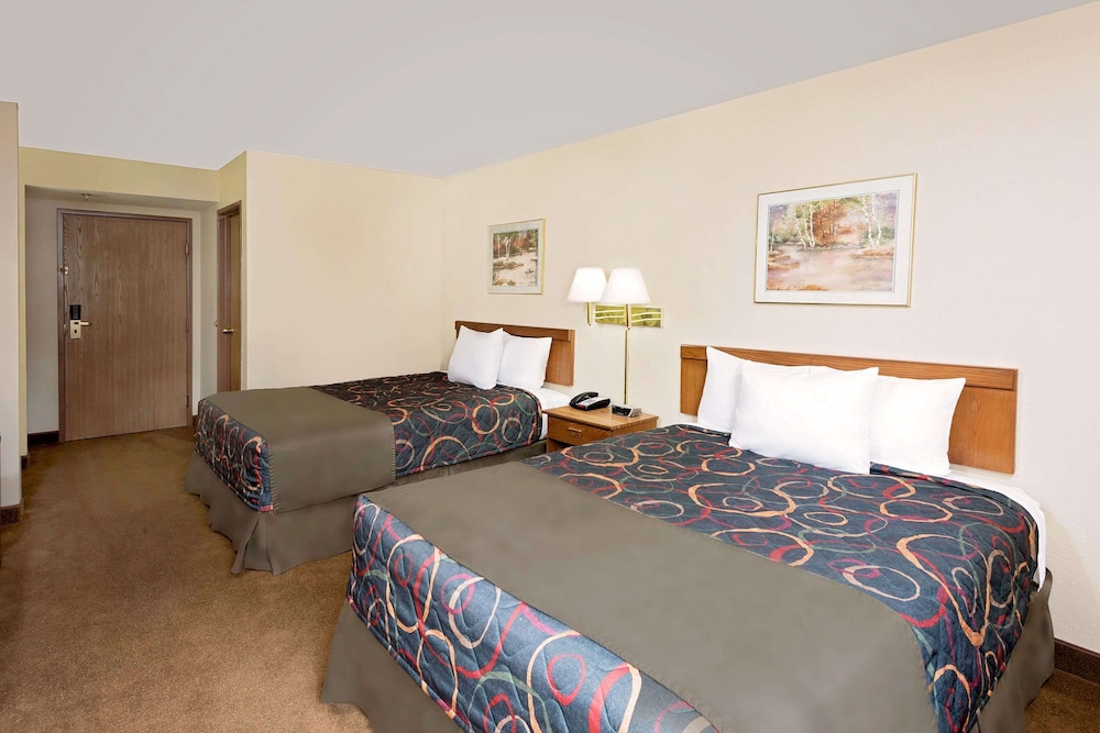 Standard Room, 2 Queen Beds photo 1