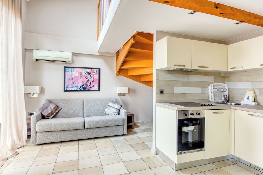 Duplex - Photo 5
