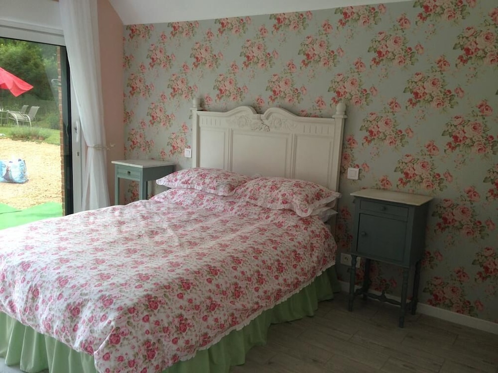 Deluxe Double Room (Shower) - Photo 1