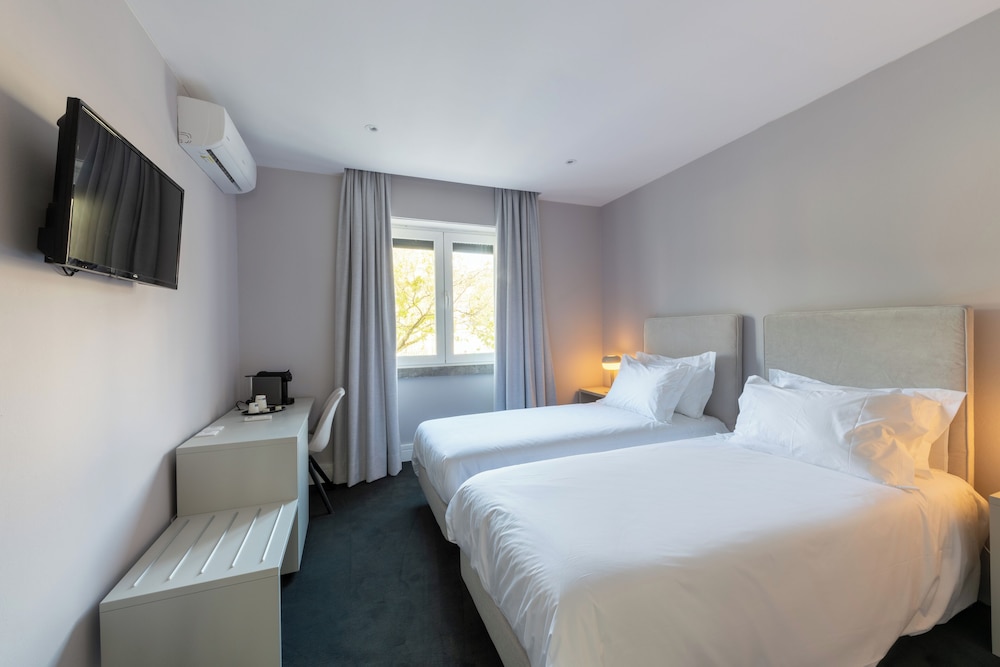 Deluxe Twin Room, City View