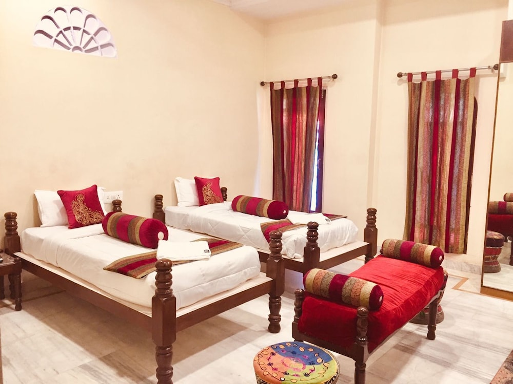 Deluxe Double or Twin Room - Photo 10