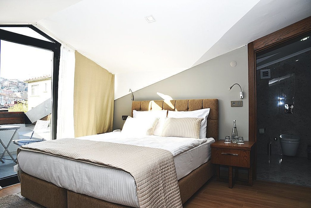 Economy Double or Twin Room, Balcony photo 3