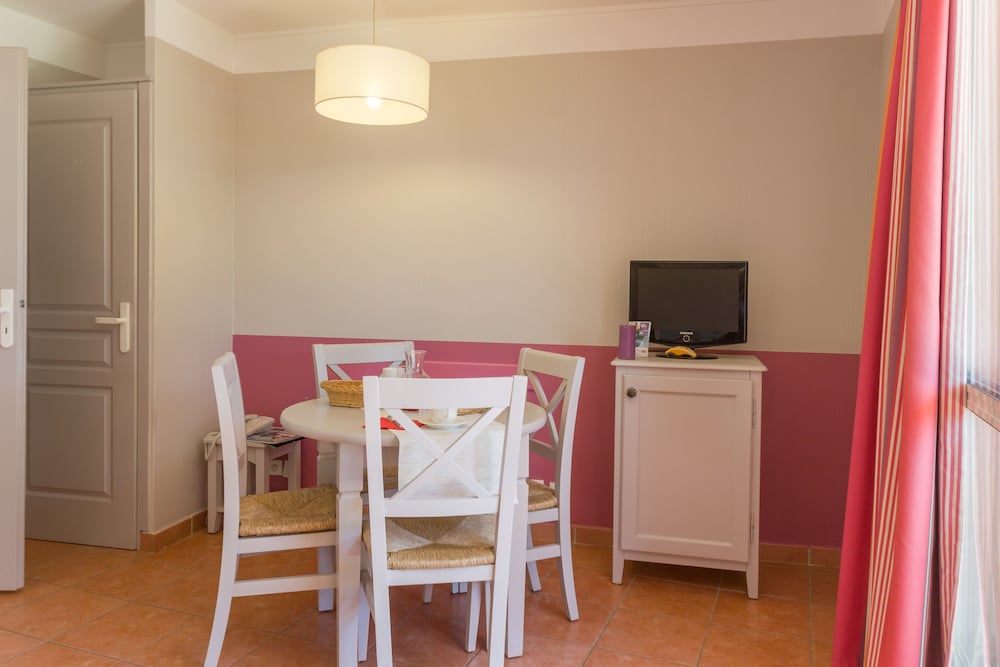 Studio 4 people - 1 sleeping alcove - Terrace or balcony photo 2