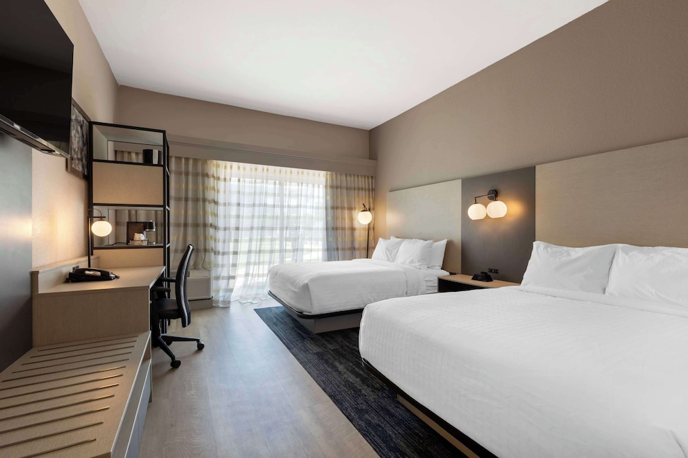 Standard Room, 2 Queen Beds, Accessible, Refrigerator & Microwave photo 1