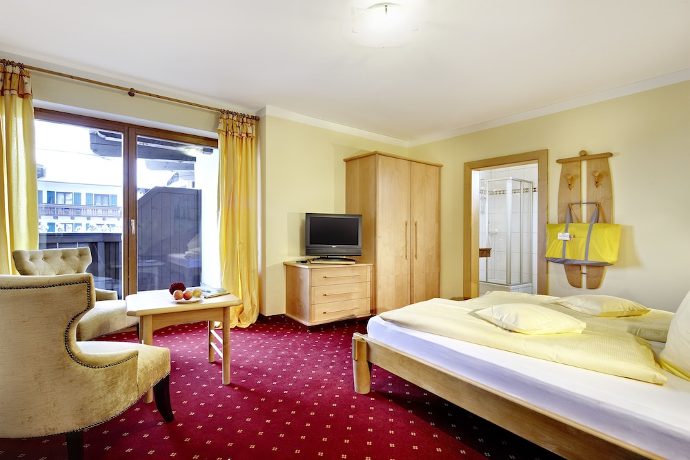 Standard Double Room, 1 Queen Bed, Balcony - Photo 2
