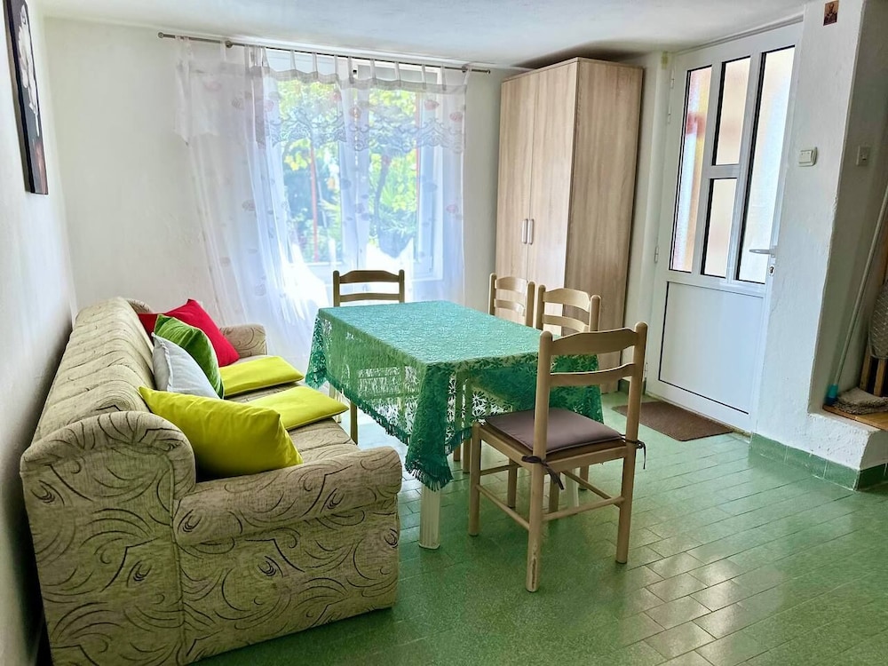 Grand Apartment, Sea View