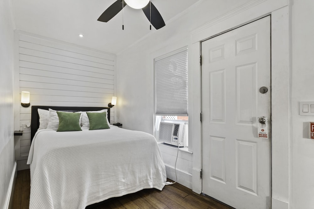 Junior Room, 1 Large Twin Bed, Ground Floor