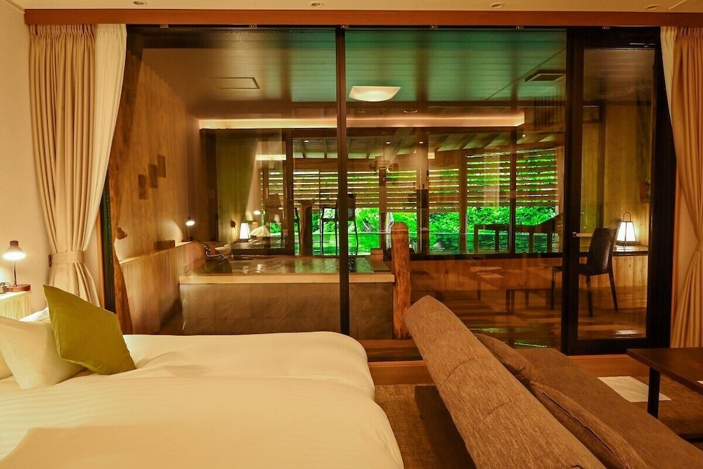 Room 11 Suite with Hot Spring Bath photo 1