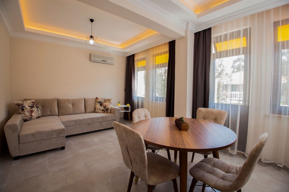 Condo photo 3