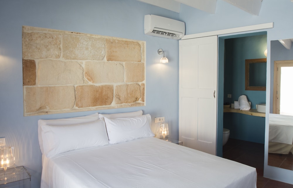 Suite, 1 King Bed, Jetted Tub photo 2