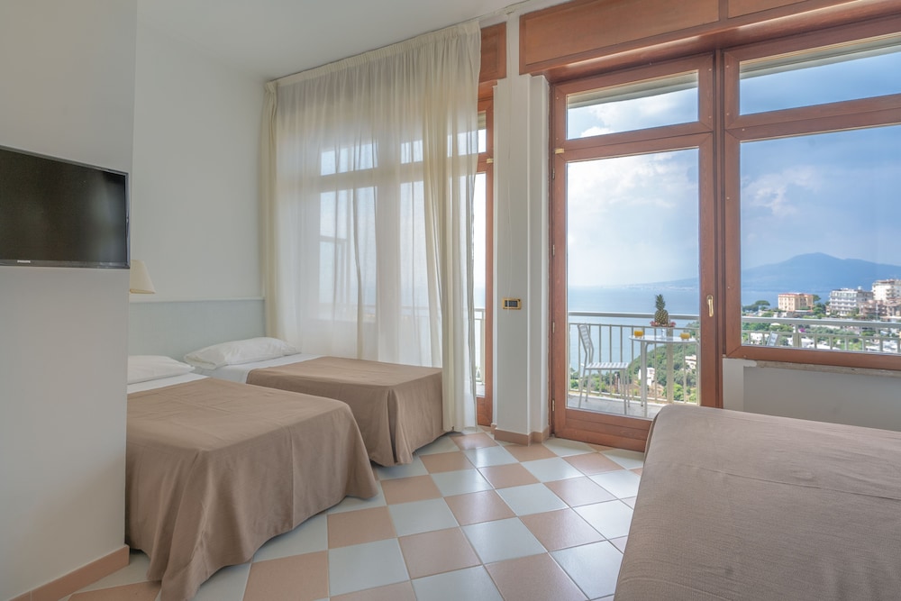Superior Quadruple Room, Terrace, Sea View