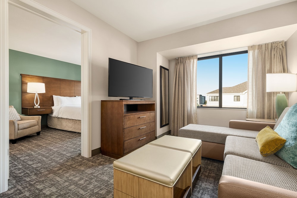 Suite, 2 Bedroom, Accessible, Kitchen, 1 King 1 Queen (Mobil, Tub) photo 3