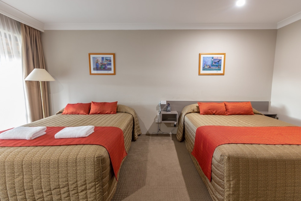 Standard Queen Twin Room photo 3