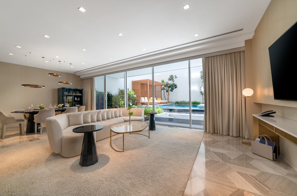 4 BED | Duplex w/Pool