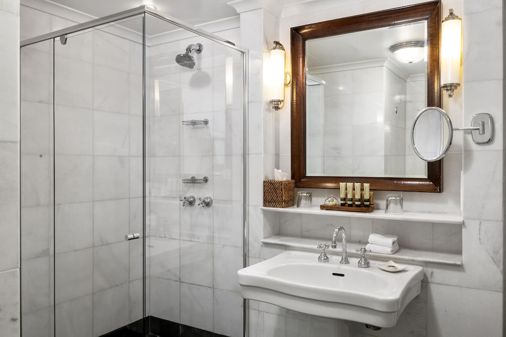 Deluxe Twin Room, 2 Queen Beds photo 2