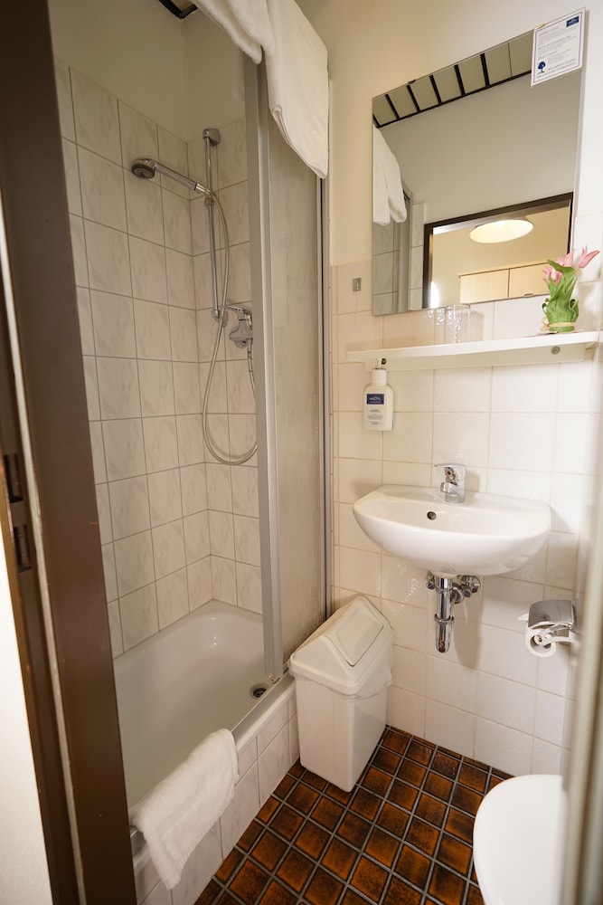 Basic Single Room photo 2