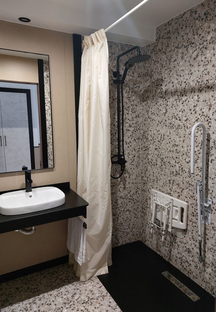 Superior Twin Room - Photo 9