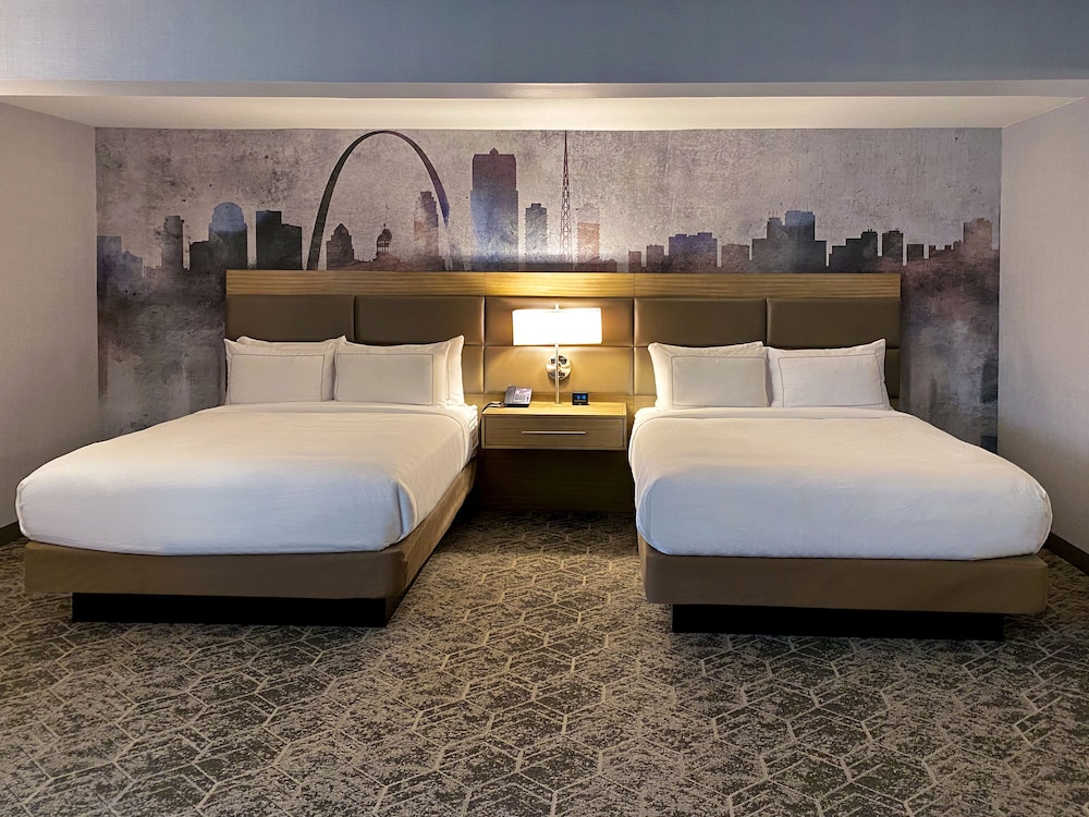 Deluxe Room, 2 Queen Beds, Non Smoking photo 1