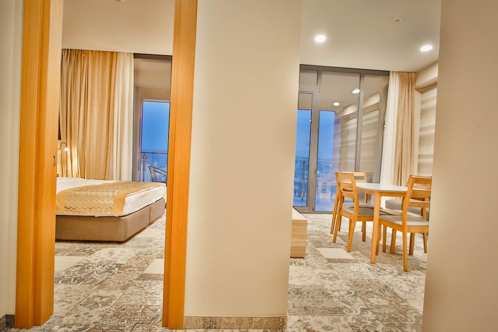 Family Room, 1 Bedroom, Non Smoking photo 2