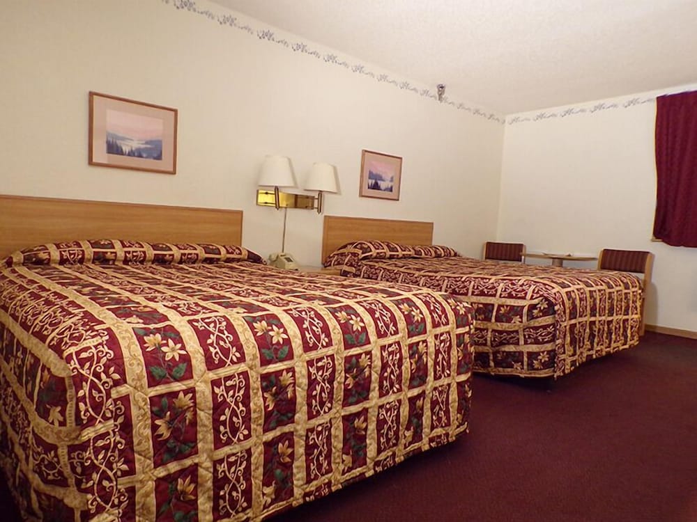 Basic Room, 2 Queen Beds, Non Smoking photo 1