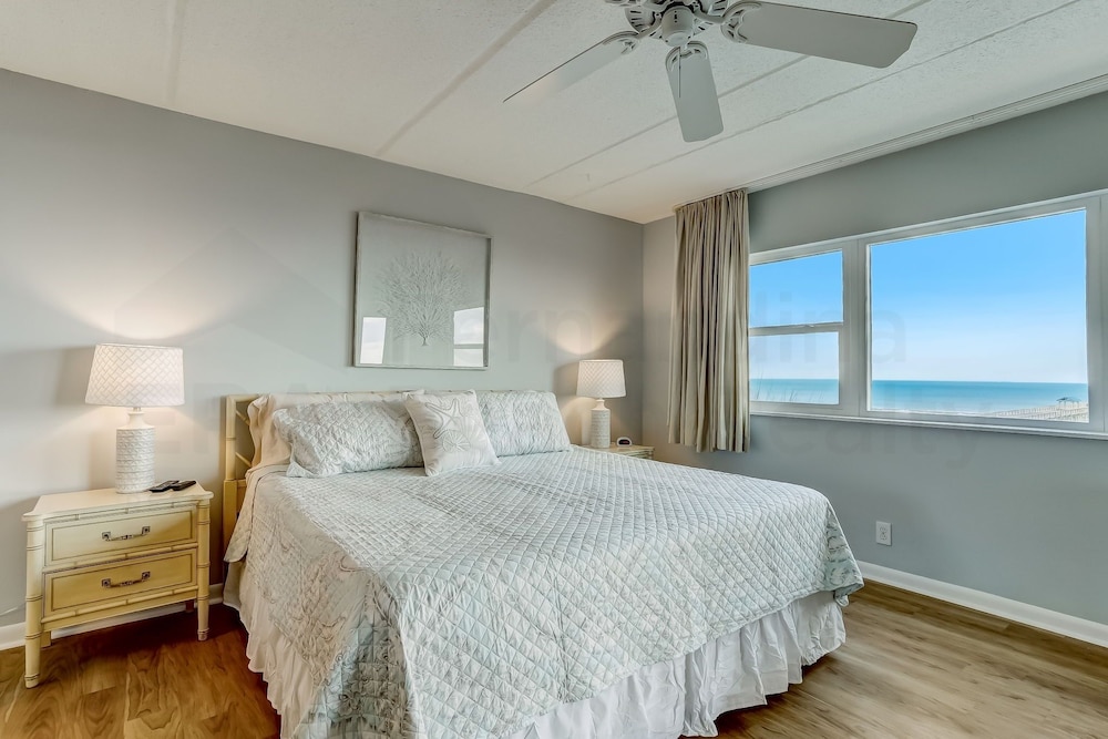 Condo, 3 Bedrooms