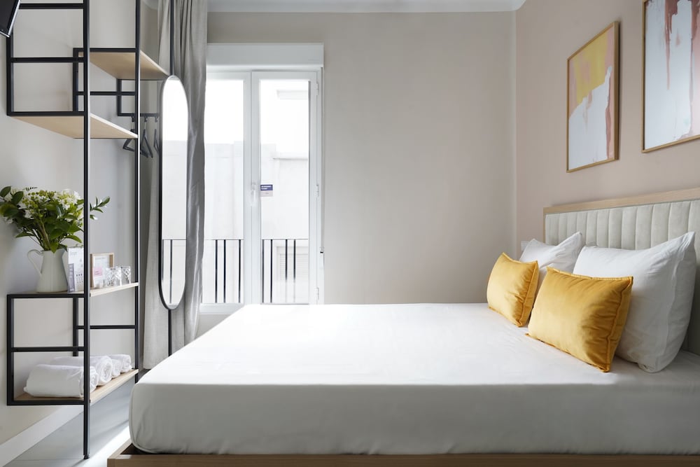 Small Room - Photo 23