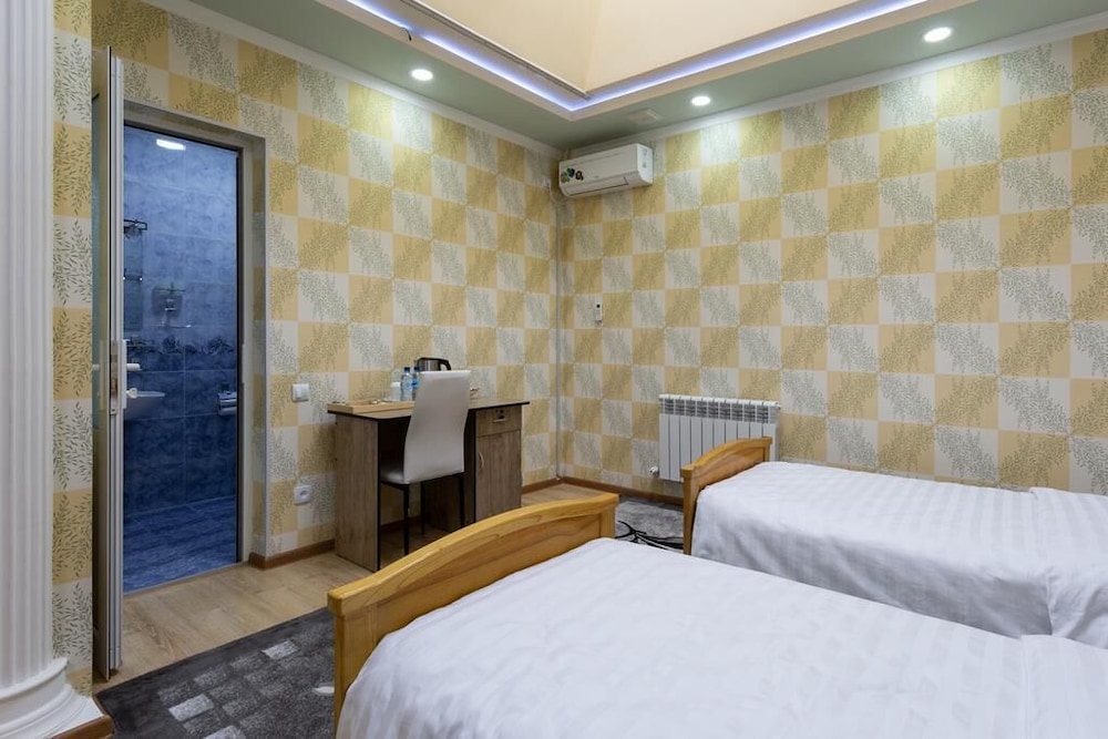 Basic Twin Room, Private Bathroom (3)