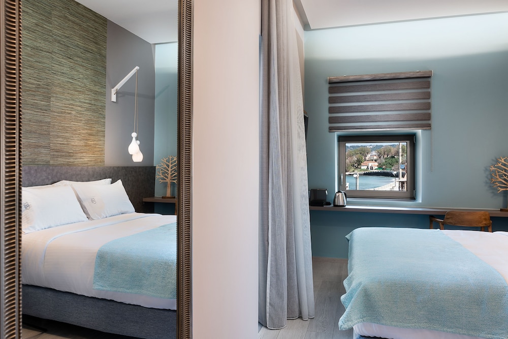 Superior Suite, Balcony, Beachfront photo 2