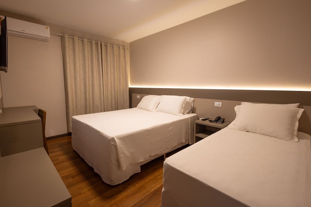 Deluxe Room, 1 Double Bed photo 2