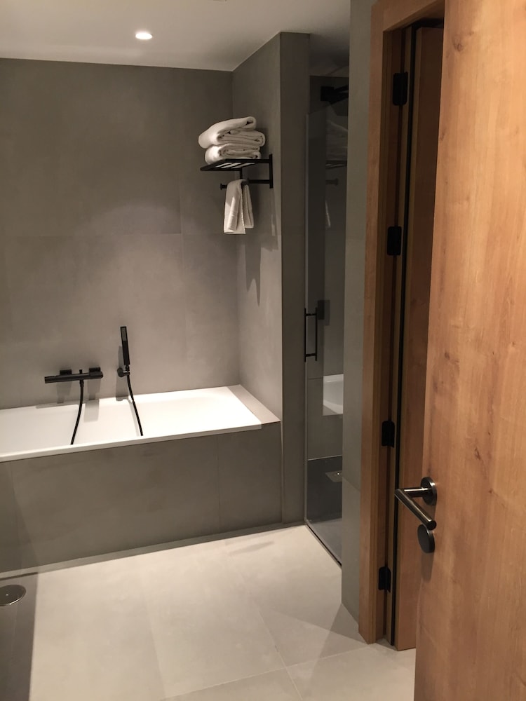 Junior Suite, 1 King Bed with Sofa bed, Courtyard View (3 Adults - 314914722)