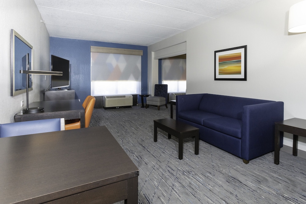 Suite, 1 King Bed (Garden Tub) - Photo 1