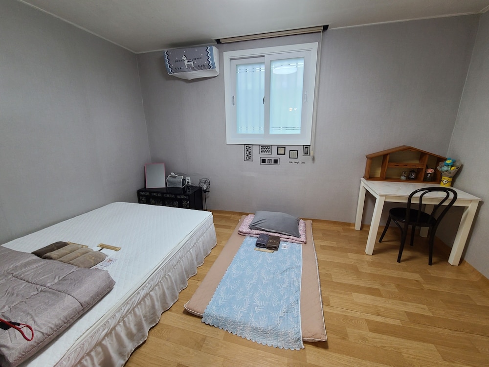 House (1F) photo 2