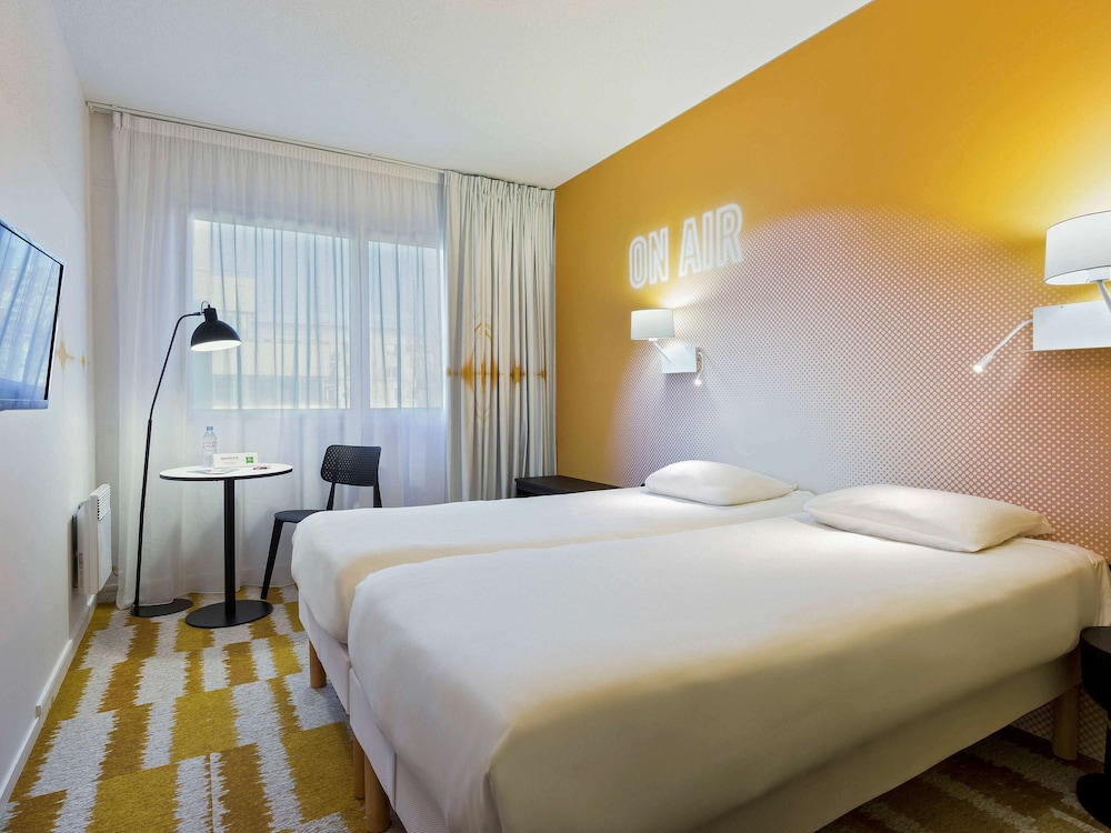 Standard Room, 2 Twin Beds - Photo 2