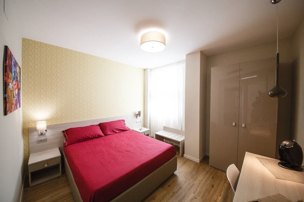 Double Room, 1 Queen Bed, Accessible, Non Smoking photo 1