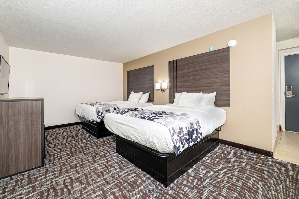 2 Double Beds, Accessible - Photo 4