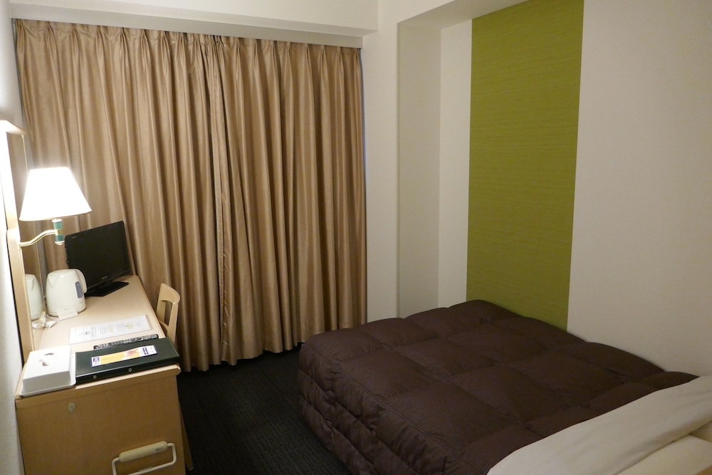 Small Double Room with a Large Twin Bed - Non-Smoking - Photo 4