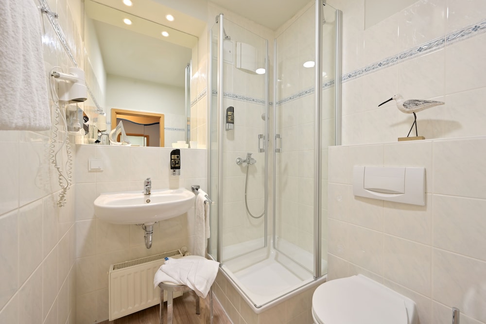 Double or Twin Room photo 2