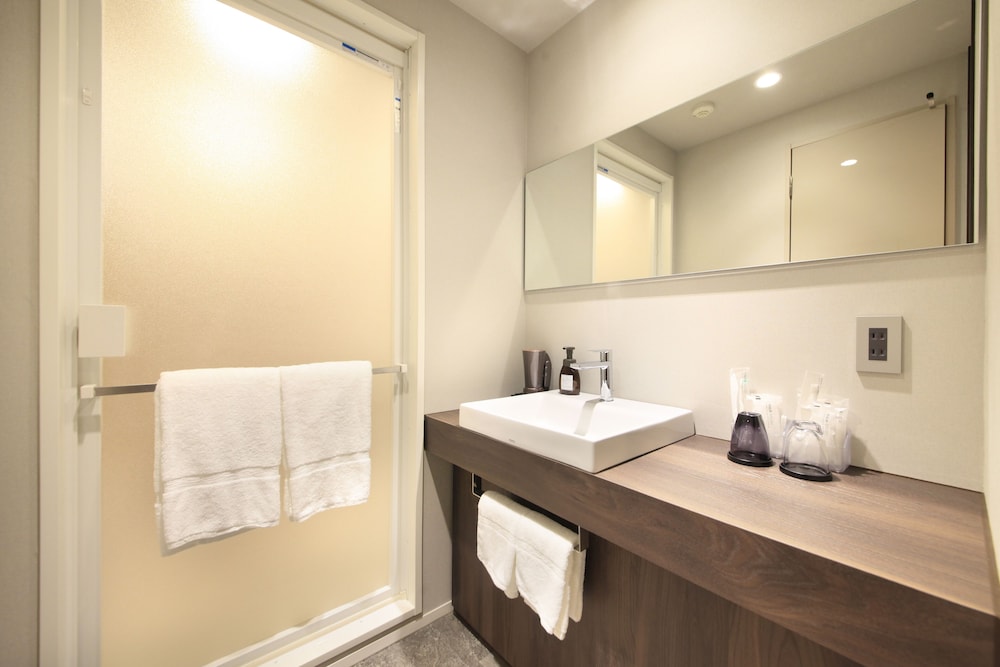 Twin Room (Separate Bathtub And Toilet) photo 2