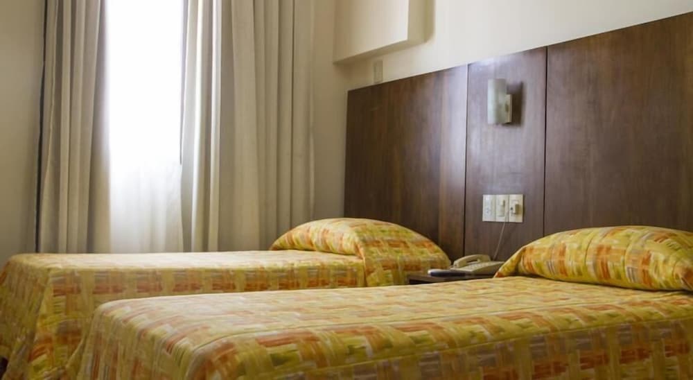 Standard Twin Room, 2 Twin Beds photo 2
