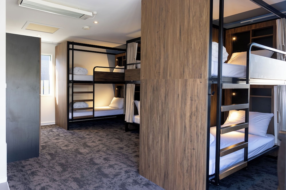 Bed in 6 Bed Dorm - Ensuite (Cabin)