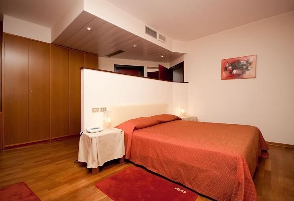 Standard Double or Twin Room photo 2