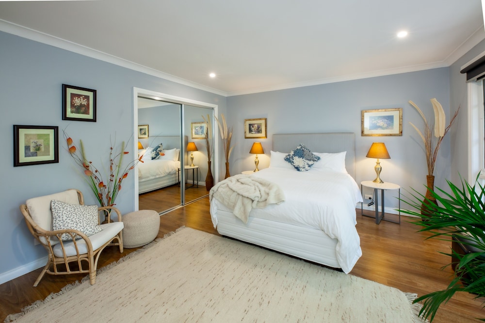 Romantic Cottage, 1 Bedroom, Fireplace photo 2