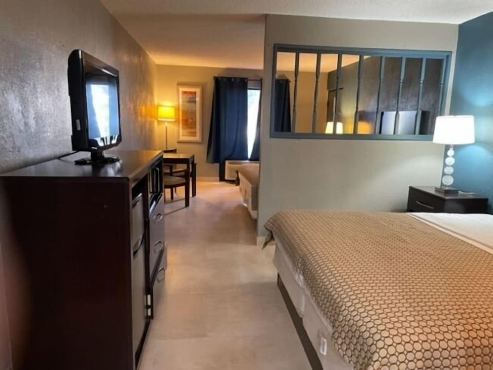 Deluxe Room, 2 Bedrooms, Non Smoking (Non Pet Friendly) photo 3