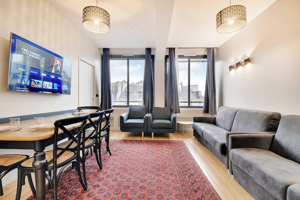 Apartment photo 2